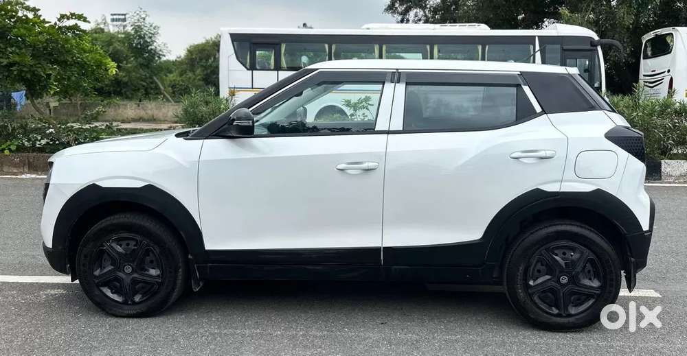 Mahindra Xuv 3xo, 2025, Petrol