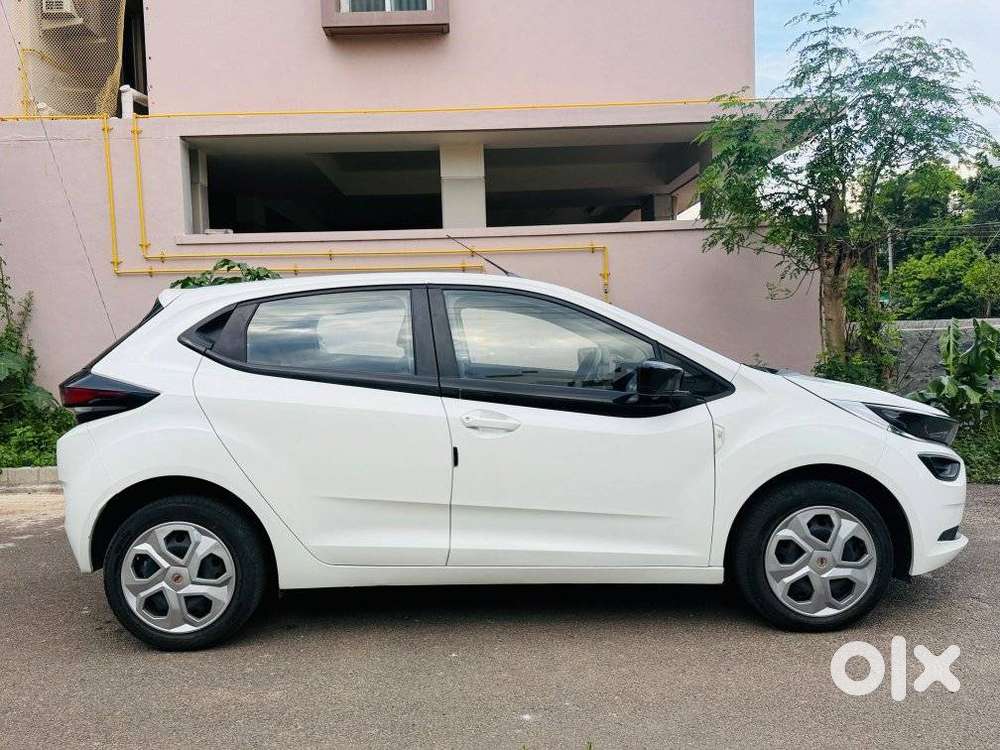 Tata Altroz 1.2 Xm Plus, 2022, Petrol