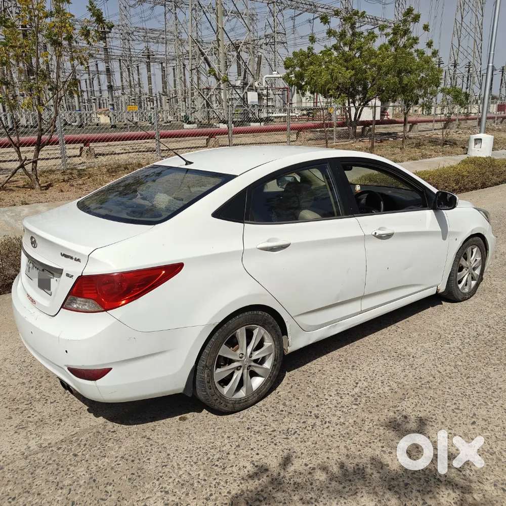 2011 Hyundai Verna, White