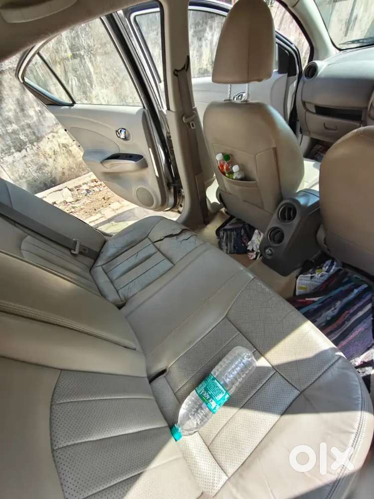 Nissan Sunny 2012