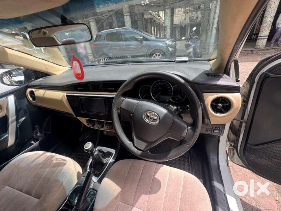 Toyota Corolla Altis 1.8 J, 2017, Petrol