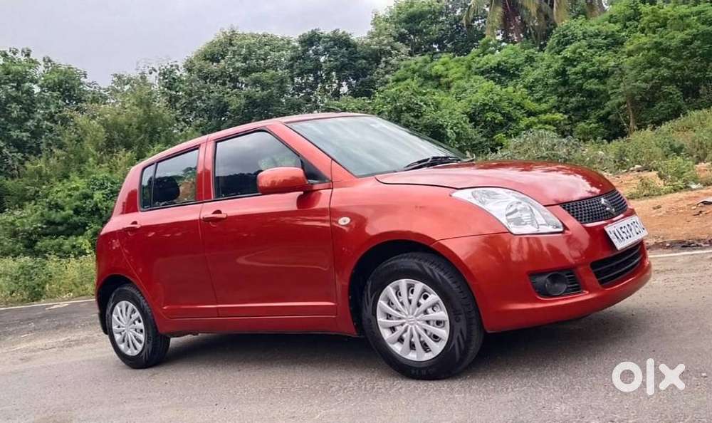 Maruti Suzuki Swift Lxi Bsiv, 2010, Petrol
