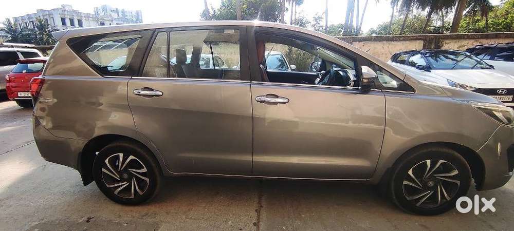Toyota Innova Crysta 2.8z Automatic, 2016, Diesel