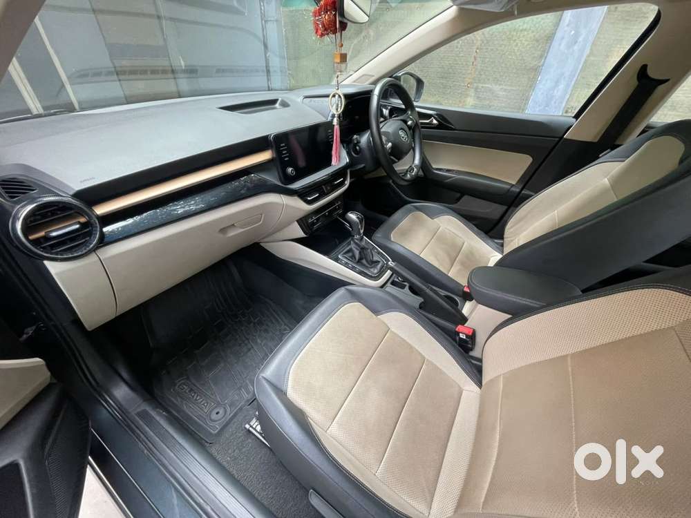 Skoda Slavia Style 1.0l Tsi At, 2023, Petrol