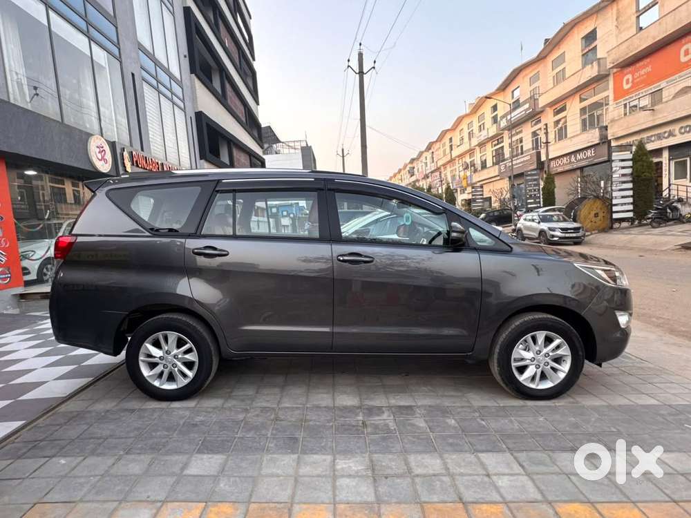 Toyota Innova Crysta [2020-ongoing] 2.4 Gx At 8 Str, 2020, Diesel