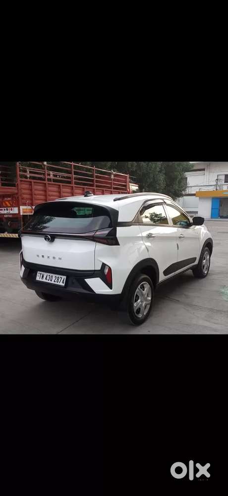 Tata Nexon Smart Plus S 1.2 Revotron Petrol 5 Mt, 2024, Petrol