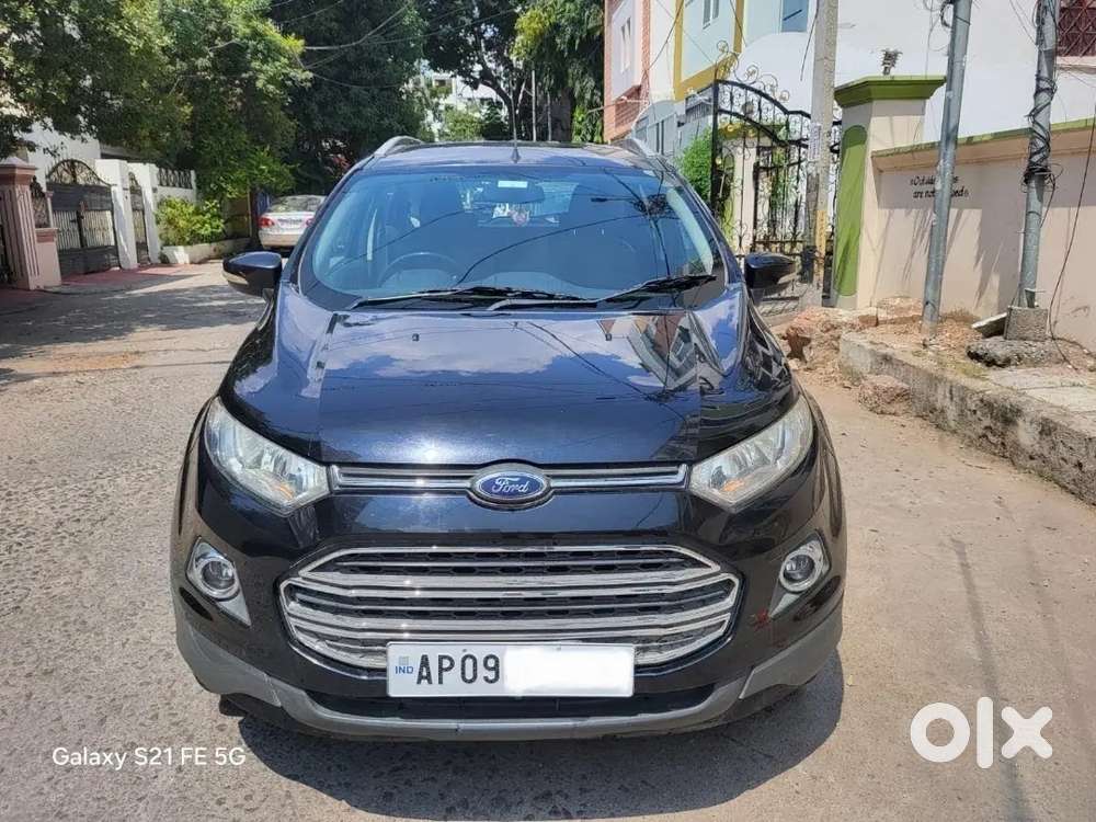 Showroom Track Automatic Ford Ecosport Titanium Petrol 2014 At Amt