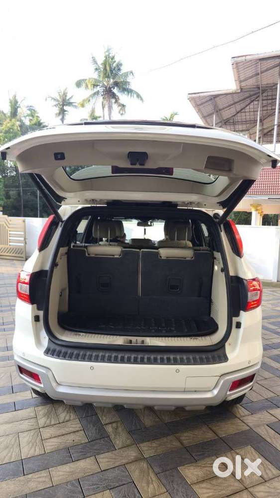 Ford Endeavour 2.2 Titanium At 4x2, 2016, Diesel