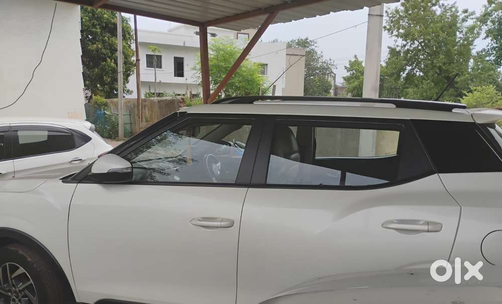 Mahindra Xuv300 Diesel 2023 (1.5 W8 Manual)