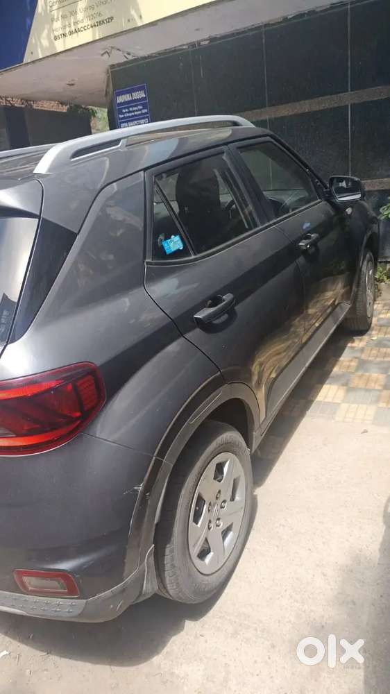 Hyundai Venue 2020 Petrol 60000 Km Driven