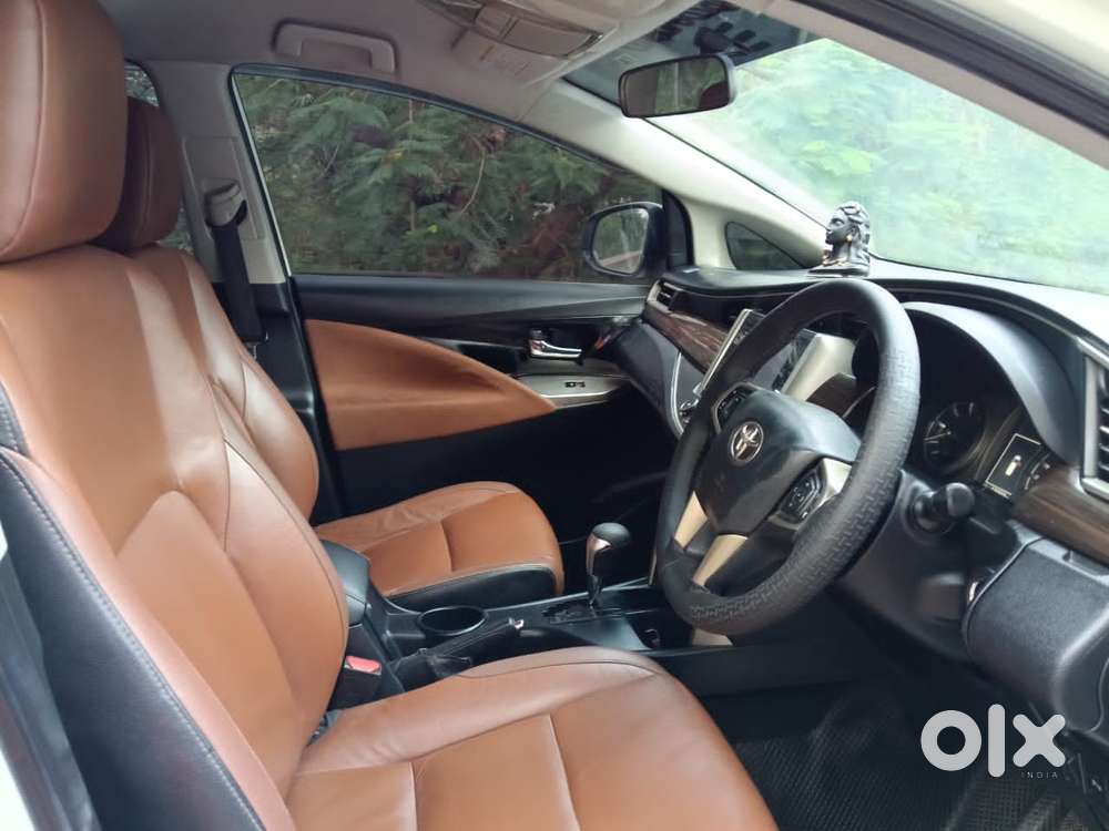 Toyota Innova Crysta 2.8z Automatic, 2016, Diesel