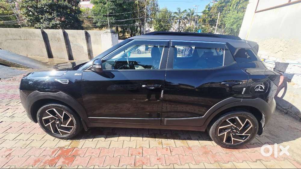 Mahindra Xuv 3xo Ax7 2nd Top Model 2024