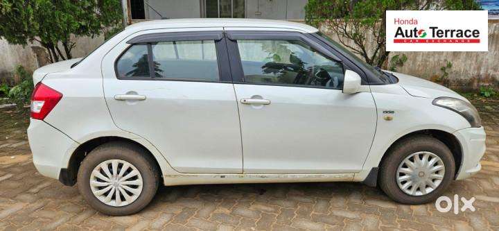 Maruti Suzuki Swift Dzire Zxi, 2017, Petrol