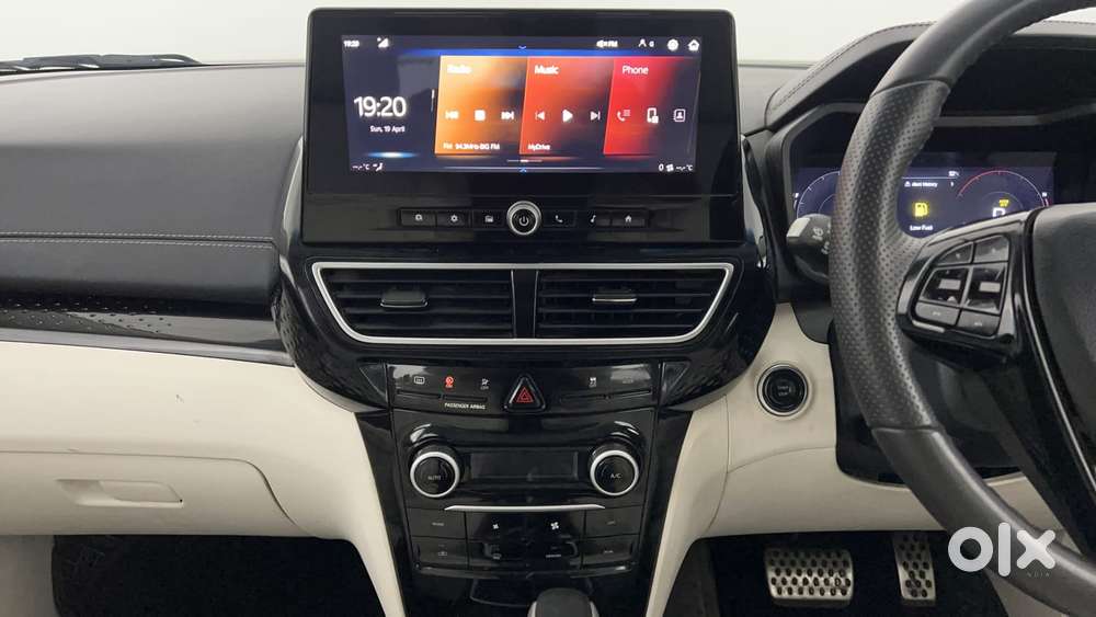 Mahindra Xuv 3xo Ax7l 1.2 Petrol At (pg), 2024, Petrol