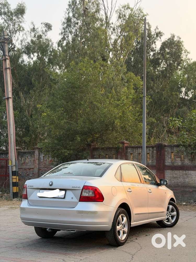 Skoda Rapid 1.6 Mpi Ambition, 2013, Petrol