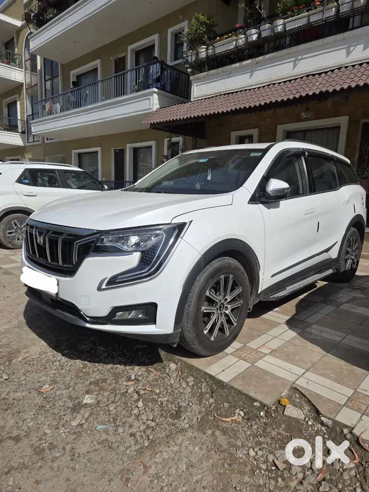 Xuv 700 White Automatic Top Model 7 Seater Luxuary Chandigarh Paid No