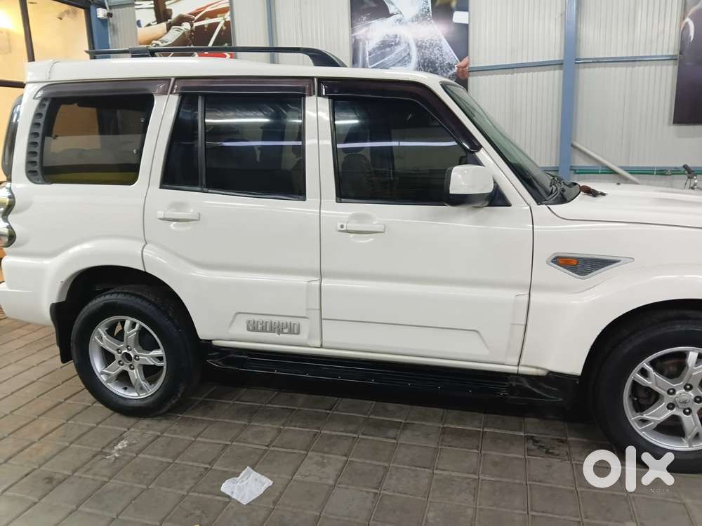 Mahindra Scorpio S8, 2015, Diesel