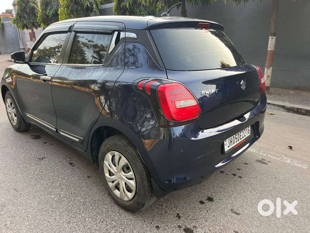 Maruti Suzuki Swift Vxi + Manual, 2022, Petrol
