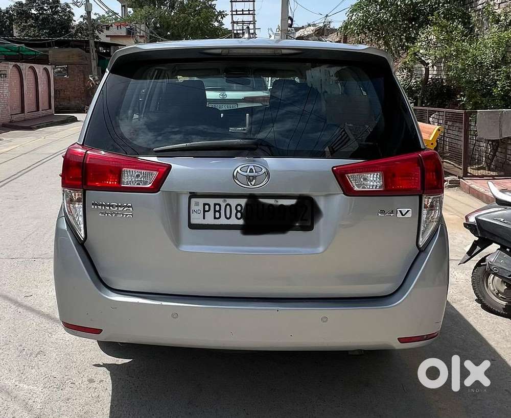 Toyota Innova Crysta 2017 Diesel Well Maintained