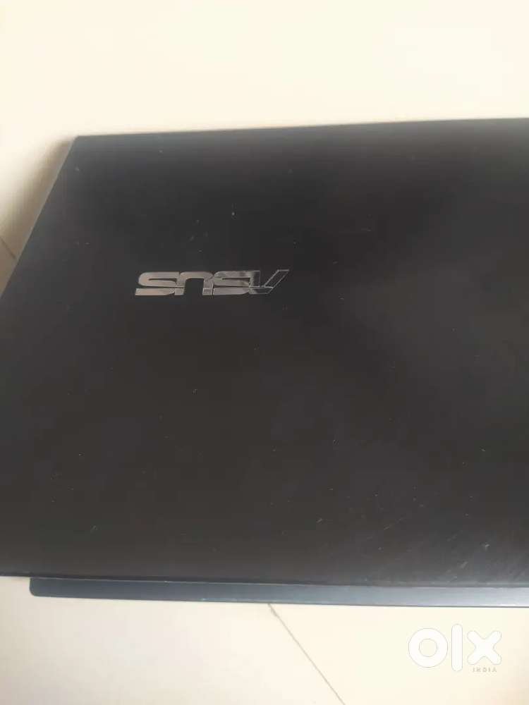 Asus zenbook 14. i5 11gen,8gb ram,512gb ssd