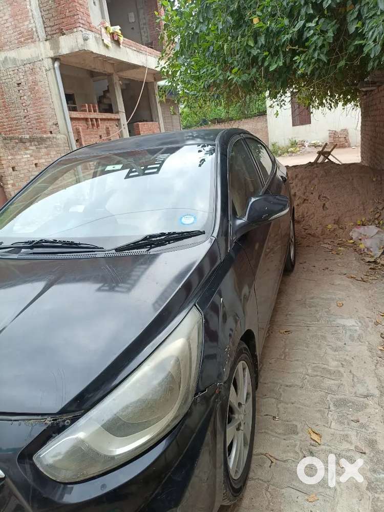 Hyundai Fluidic Verna 2012