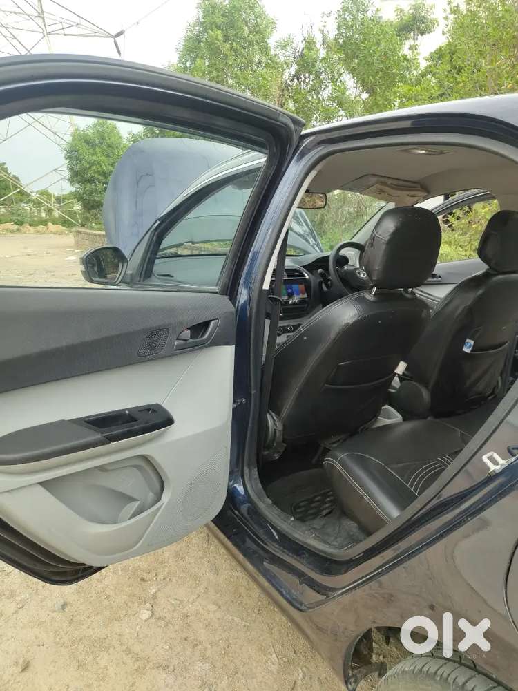 Tata Tiago Revotorq Xt 2023 Petrol