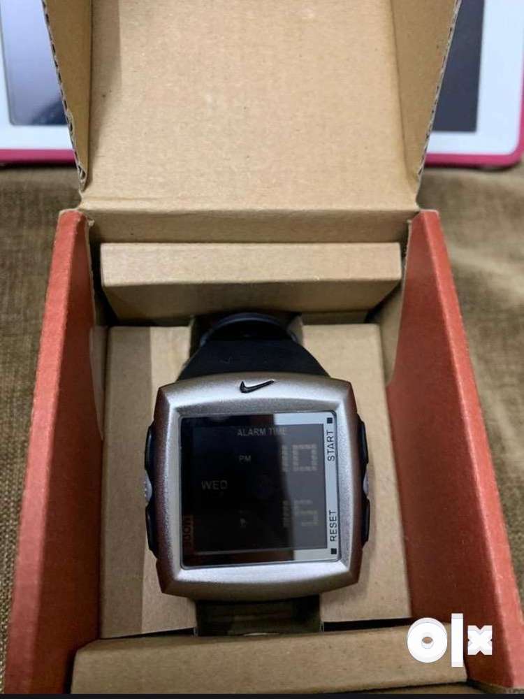 Nike athletic clearance watch