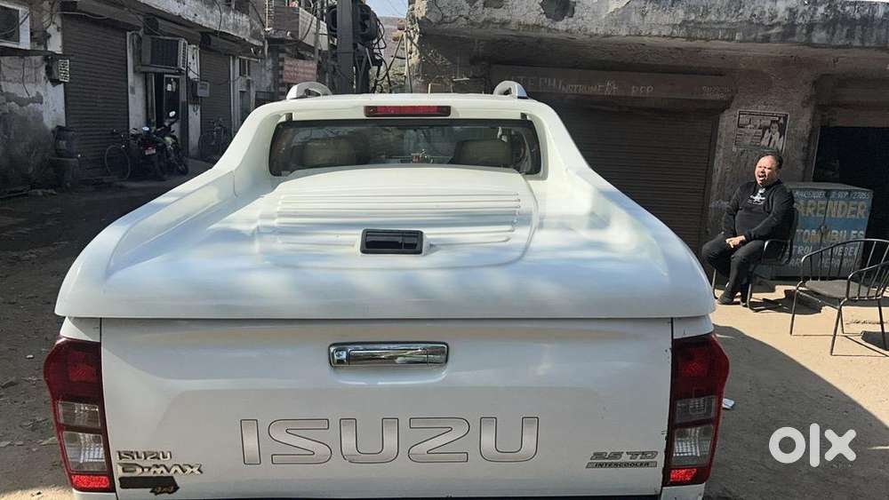 Isuzu D-max V-cross 2019 Diesel Well Maintained