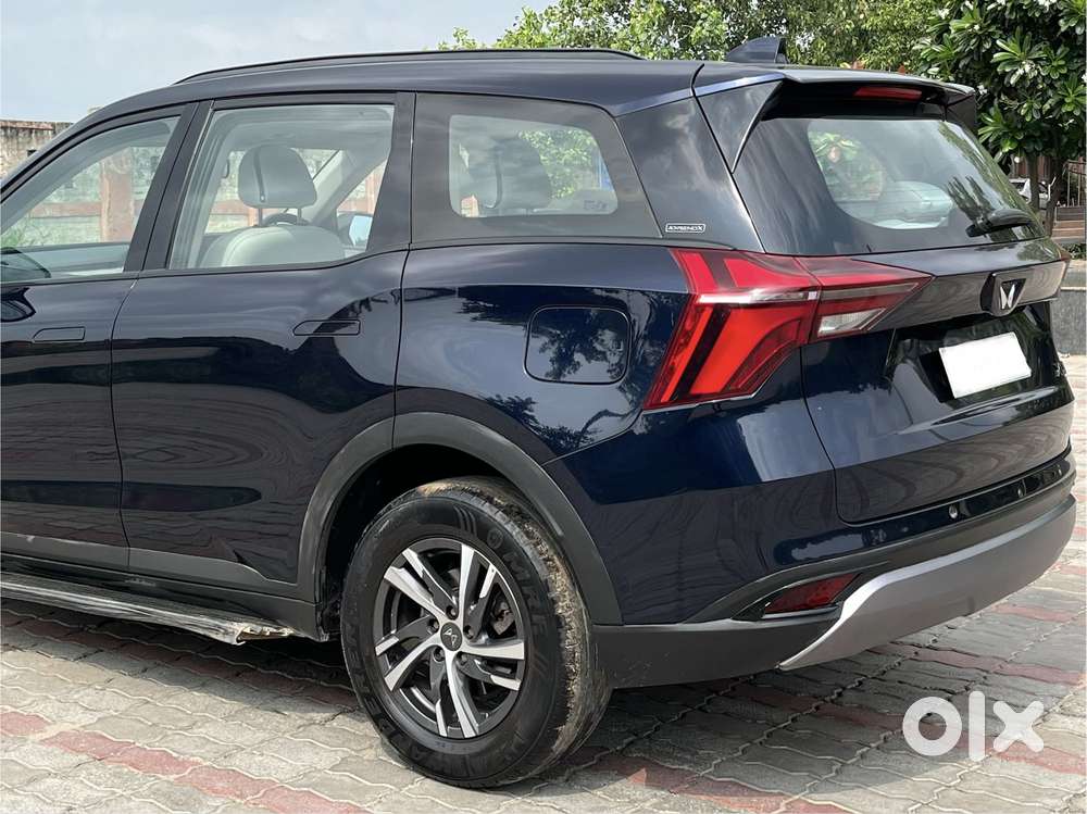 Mahindra Xuv700 Ax 5 Petrol Mt 7 Str (e), 2022, Petrol
