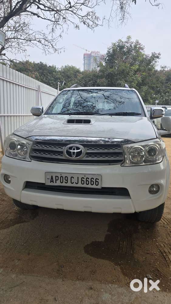 Toyota Fortuner 3.0 4x4 Manual, 2011, Diesel