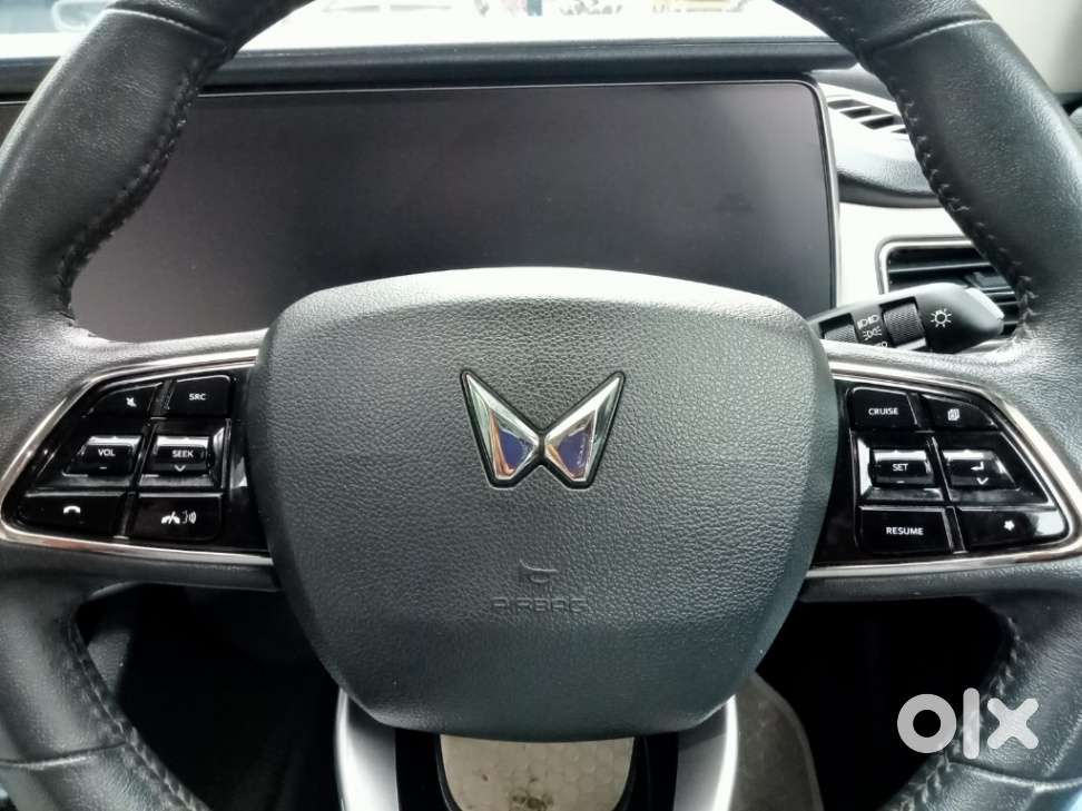 Mahindra Xuv700 2.2 Ax 7 Diesel Mt Luxury Pack Str, 2025, Diesel