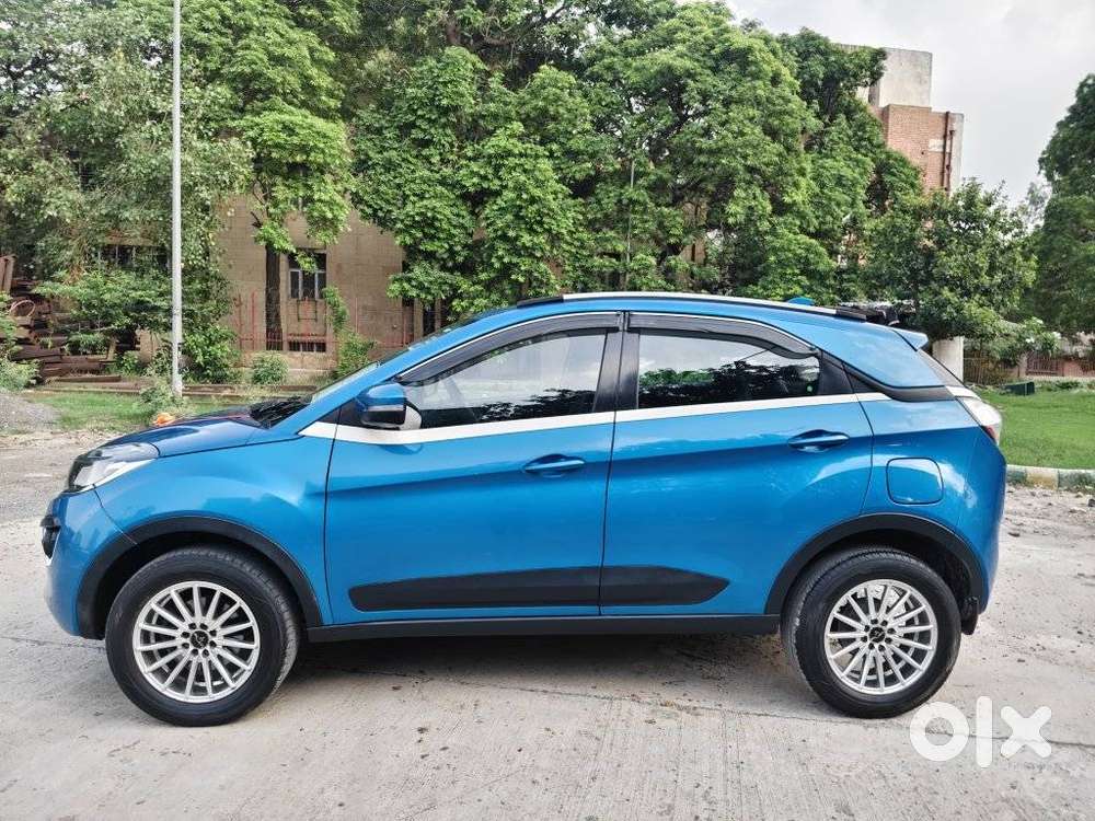 Tata Nexon 1.2 Revotron Xt, 2018, Petrol