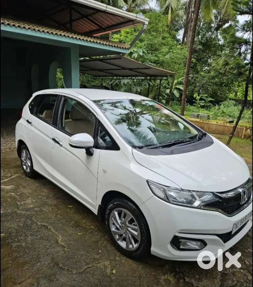 Honda Jazz 2023 Petrol Only 7000 Km Driven, Lady Doctor Used