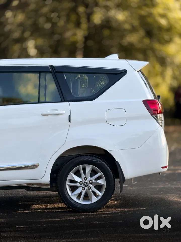 Toyota Innova Crysta 2.4 G Mt 7 Str, 2018, Diesel
