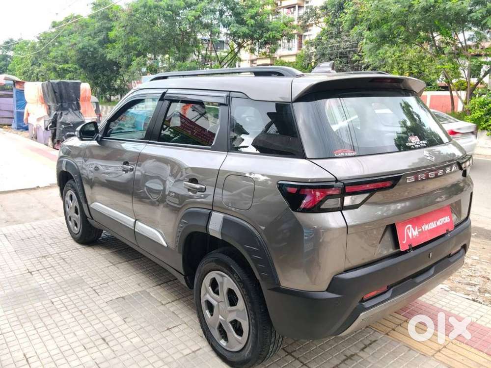 Maruti Suzuki Brezza 1.5 Lxi Smart Hybrid, 2024, Petrol