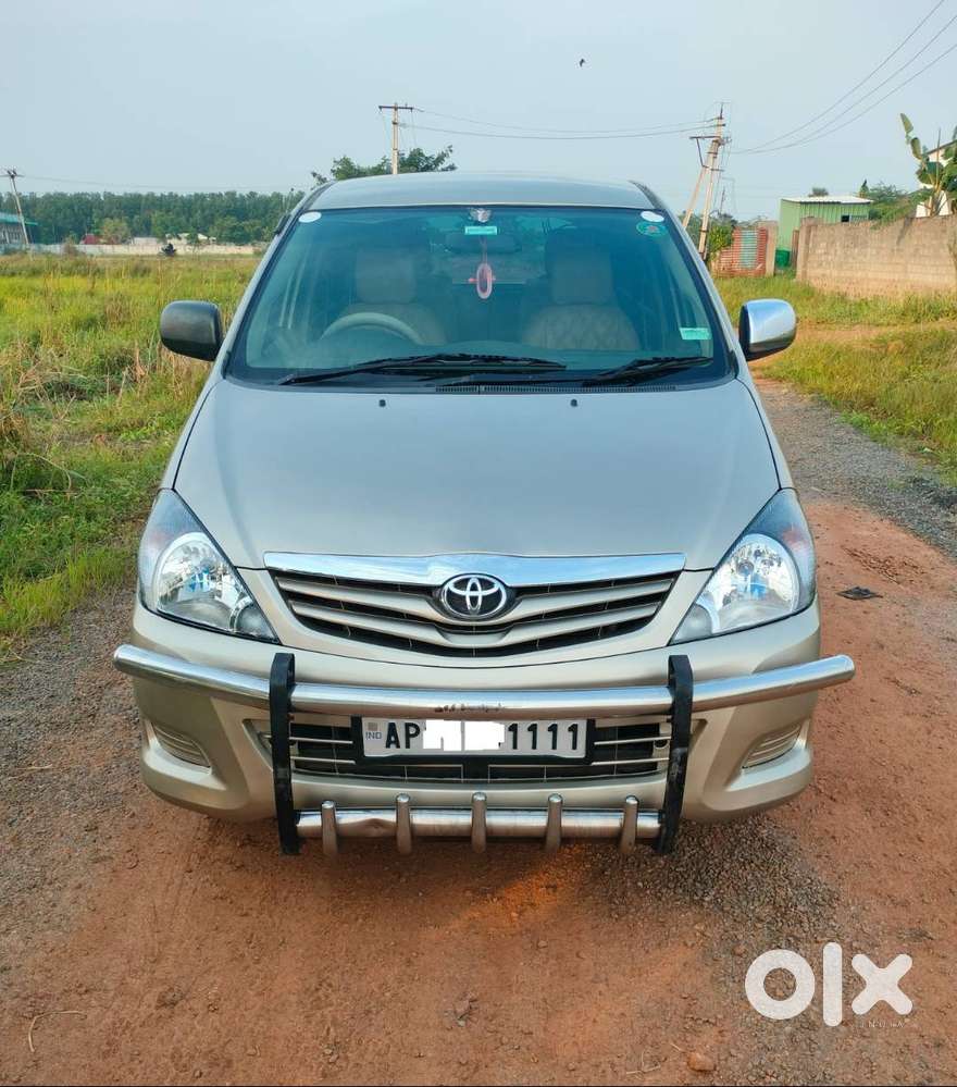 Toyota Innova (2009) Bucket Seats