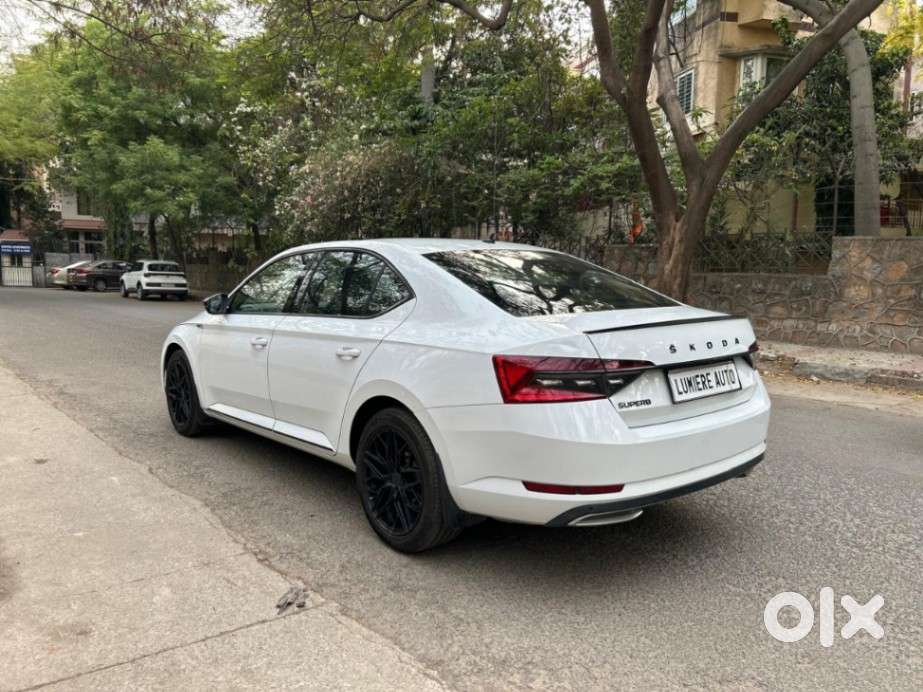 Skoda Superb 2.0 Sportline Tsi At, 2023, Petrol