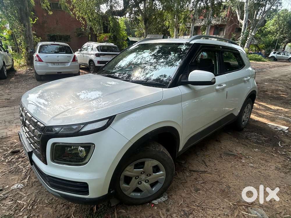 Hyundai Venue Petrol 2022