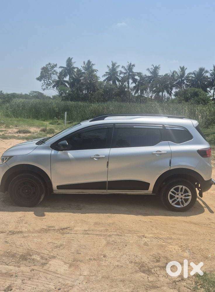 Renault Triber Rxt, 2022, Petrol