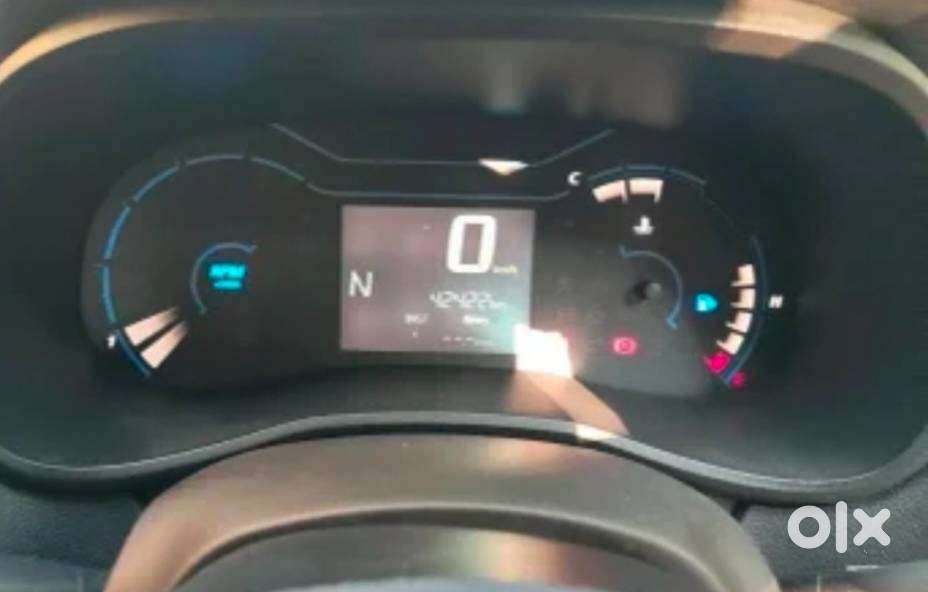 Renault Kwid Climber (1.0) Amt - Dual Tone