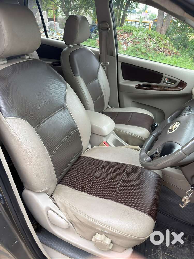 2012 Toyota Innova 2.5 V Diesel  7 Seater  Well Maintened