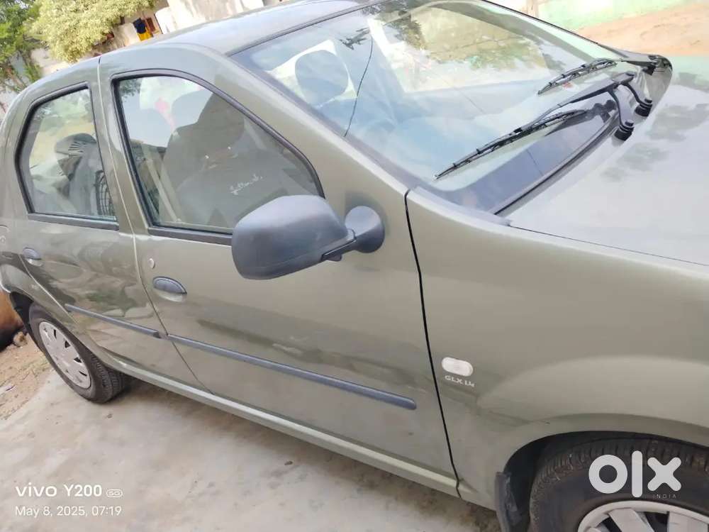 Mahindra Logan 2010 Petrol 85000 Km Driven