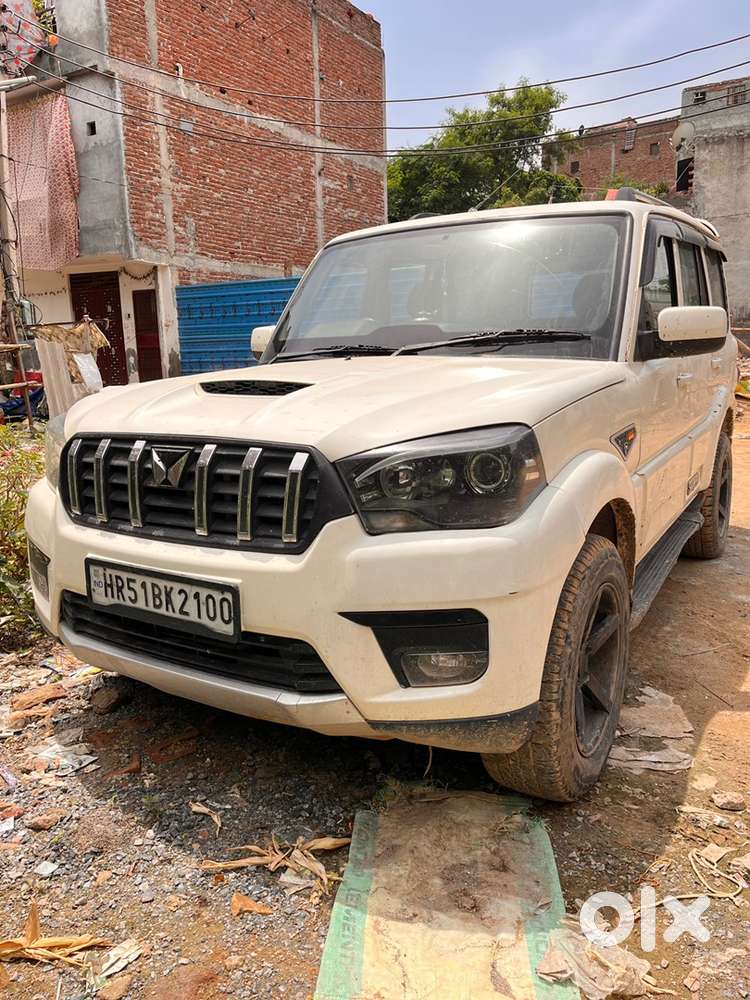 Mahindra Scorpio S6+