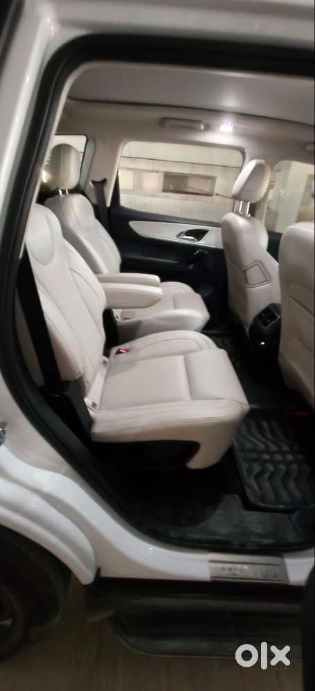 Xuv 700 Top Model Well Maintained