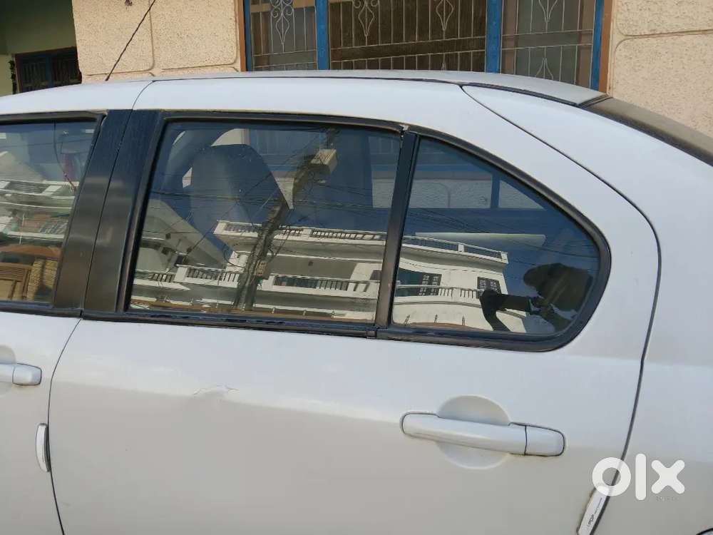 Maruti Suzuki Dzire 2011
