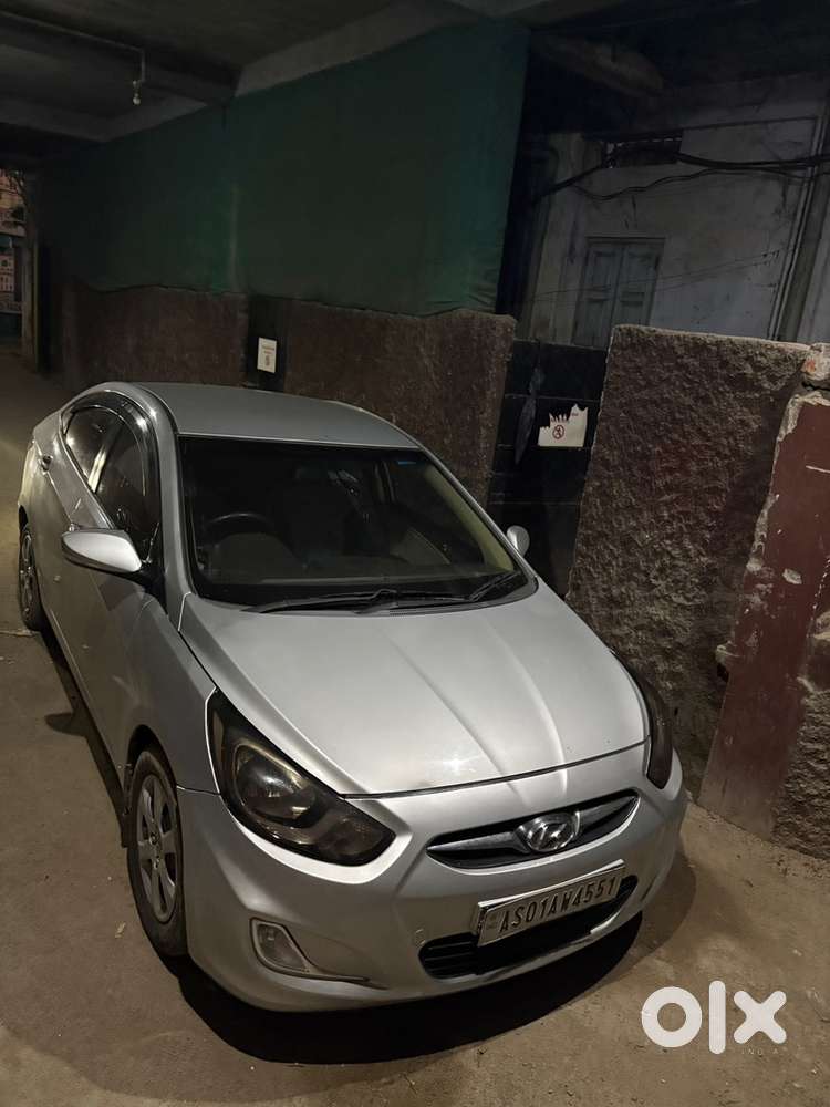 Hyundai Fluidic Verna 2011 Petrol 80000 Km Driven