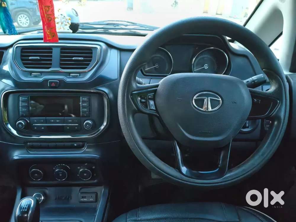 Tata Hexa 2.2 Xe 4x2 7 Str, 2017, Diesel