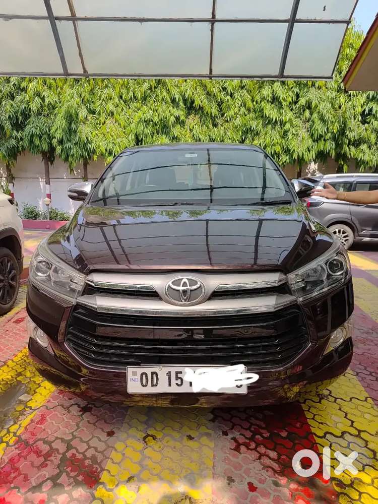 Innova Crysta.2.8.z.automatic