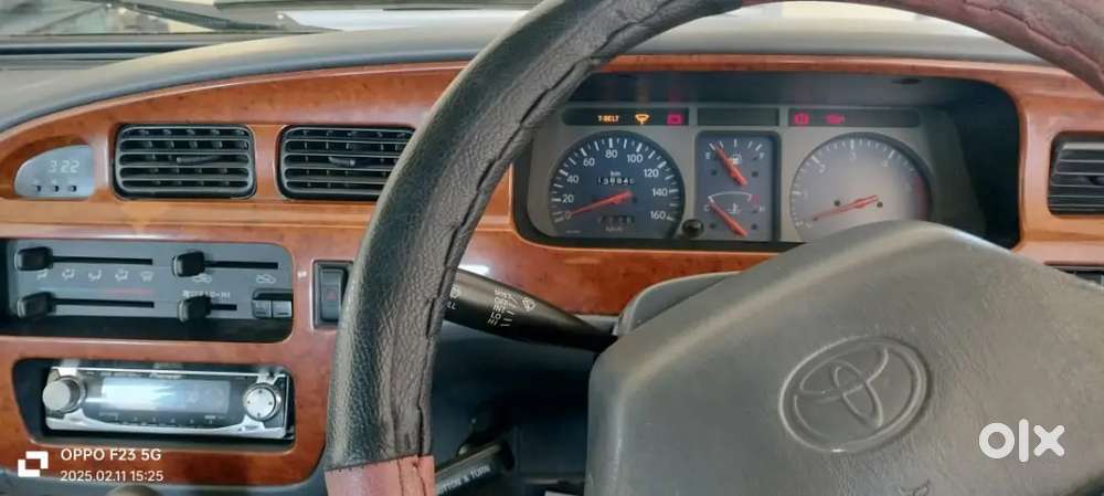 Toyota Qualis Diesel 2004 Car 7 Seater