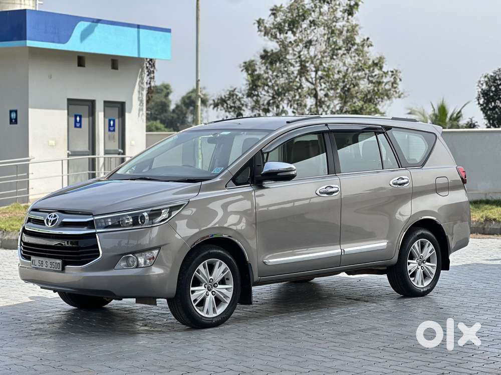 Toyota Innova Crysta 2.8z Automatic, 2016, Diesel